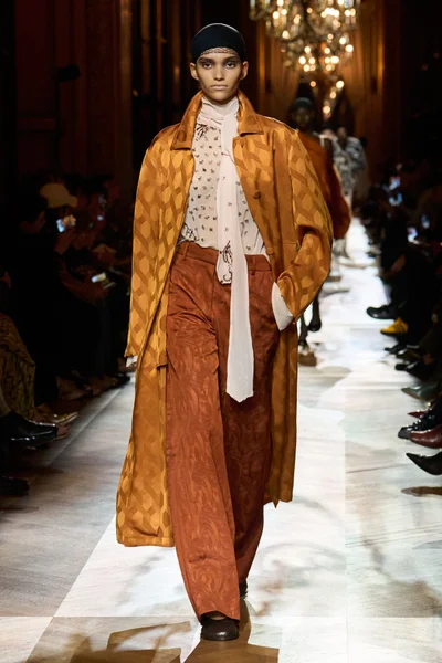 Look 22